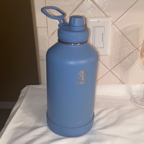 Like new Takeya 64 oz Stainless Steel Insulated Bottle - Picture 1 of 6